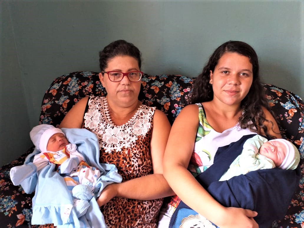 Resultado de imagem para fotos de Mãe e filha têm bebês em intervalo de dois dias na mesma maternidade, na Paraíba